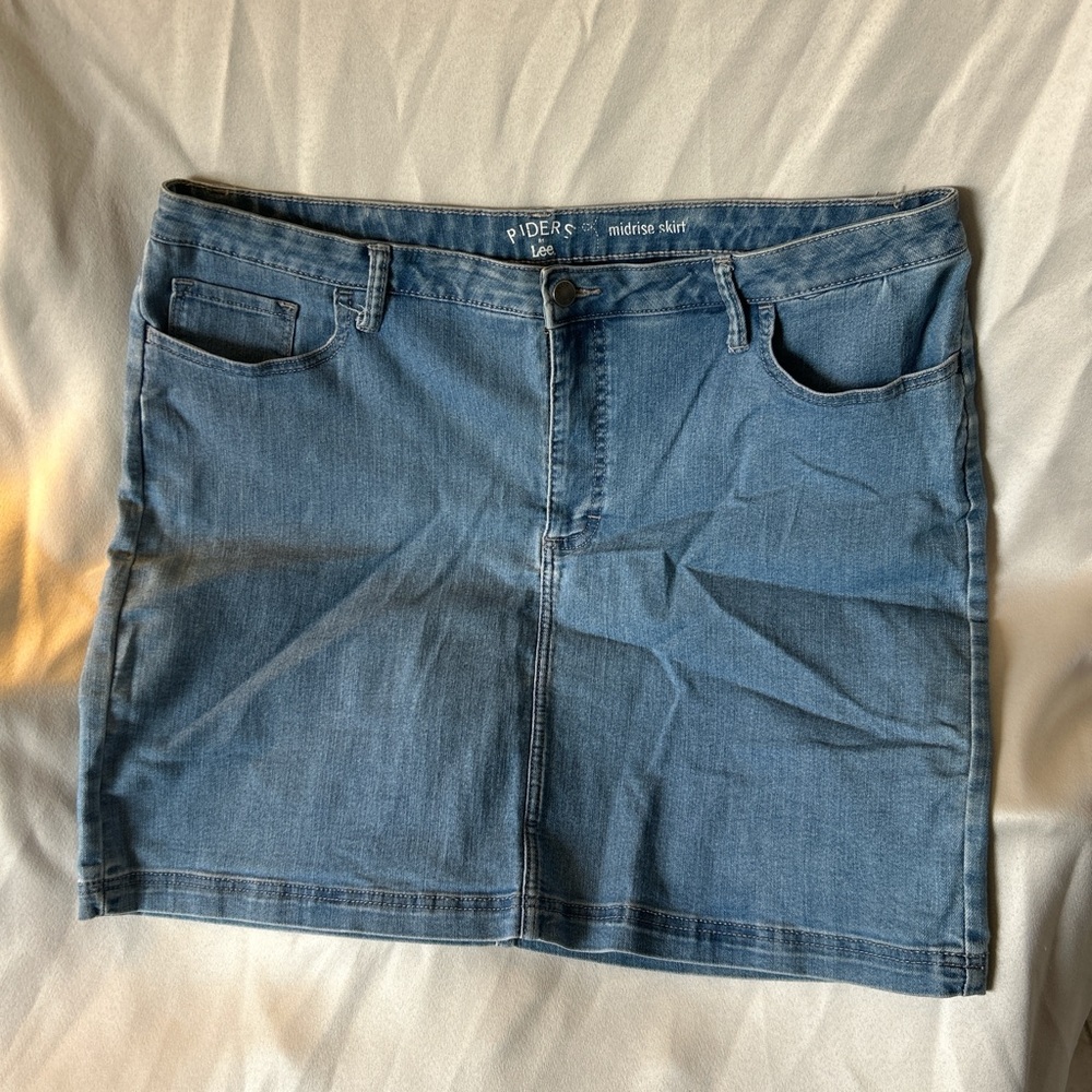 Vintage 2000s Mid Rise Denim Skirt Light Wash